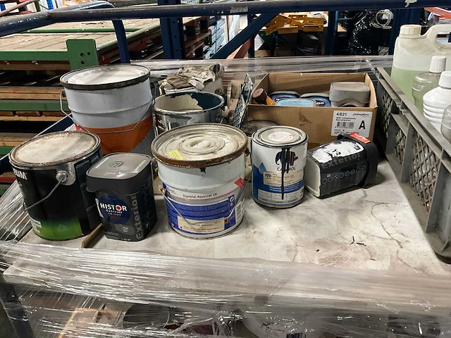 Etagewagen met inhoud - afbeelding 4 van  9