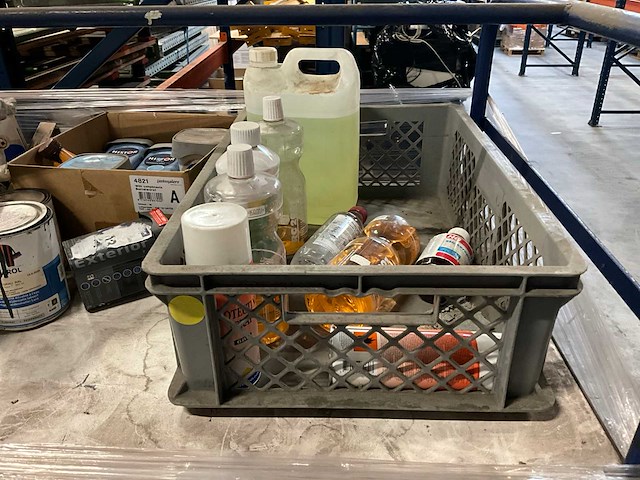 Etagewagen met inhoud - afbeelding 5 van  9