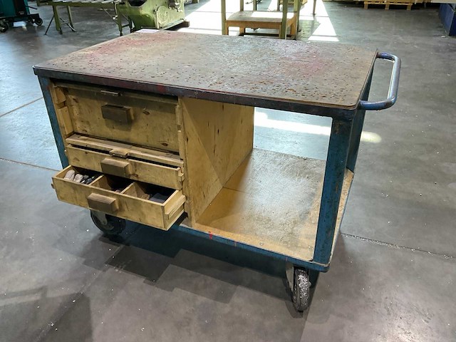 Etagewagen met inhoud - afbeelding 1 van  2