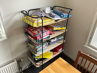 Etagewagen met speelgoed - afbeelding 1 van  1