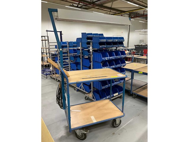 Etagewagen met verlichting - afbeelding 2 van  4