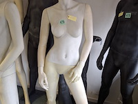 Etalage pop vrouw merk hans boodt - afbeelding 3 van  3