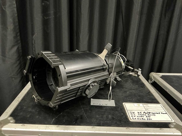 Etc source four zoom spotlight (4x) - afbeelding 1 van  7