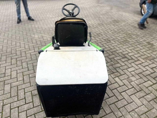 Etesia - zitmaaier - afbeelding 7 van  8