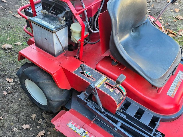 Etesia orec srm999vh - offroad maaier - ruwterrein - 110cm maaidek - zitmaaier - afbeelding 7 van  9