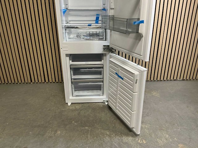 Etna kcd6178nf. inbouw koel-vries combinatie - afbeelding 4 van  4