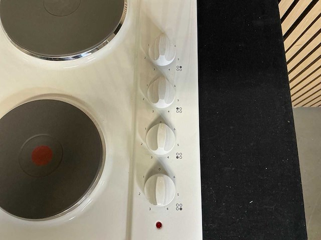 Etna kev158wit vrijstaande elektrische kookplaat - afbeelding 5 van  5