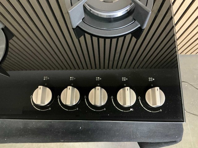 Etna kgg890zta inbouw gas op glas kookplaat met wokbrander - afbeelding 3 van  4