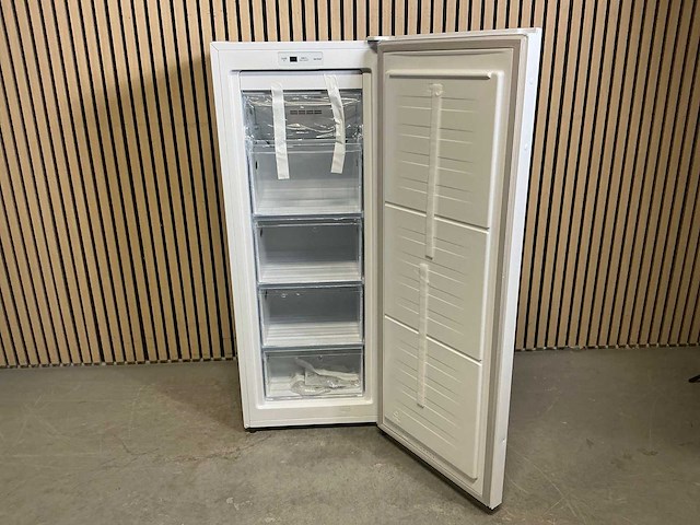 Etna vv6143nwit vrijstaande vriezer - afbeelding 3 van  7