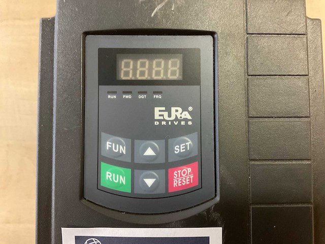 Eura drives e800-0040t3 frequentieregelaar - afbeelding 3 van  3