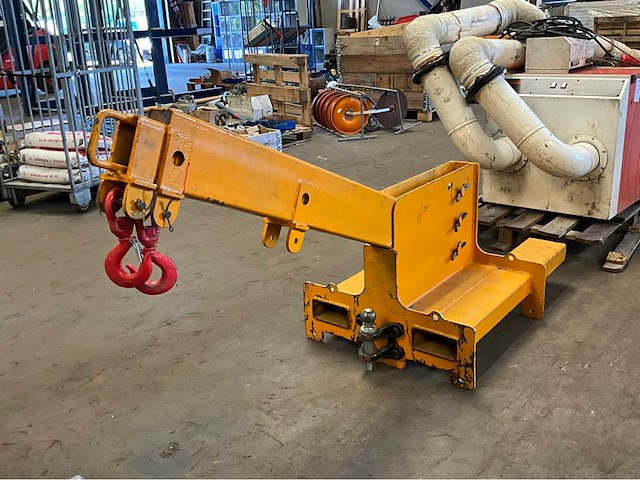 Euro jib kraanarm voor vorkheftruck - afbeelding 1 van  5