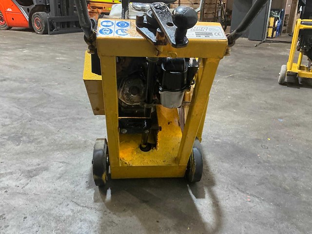 Euro shatal cs453 betonzaag - afbeelding 6 van  7