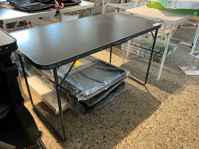 Euro trail pescara l kampeertafel - afbeelding 2 van  2