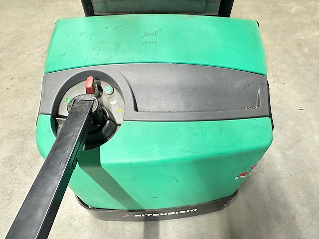 Eurobat - 2010 - x-traction - stapelaar met draagdoorn - afbeelding 11 van  11