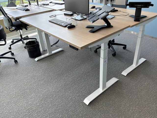 Eurodesk elektrisch in hoogte verstelbaar bureau (4x) - afbeelding 6 van  12