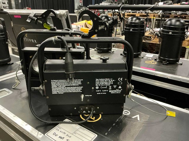 Eurolite x2 audience blinder (12x) - afbeelding 4 van  8