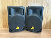 Eurolive behringer b212xl speakers met statieven - afbeelding 1 van  12