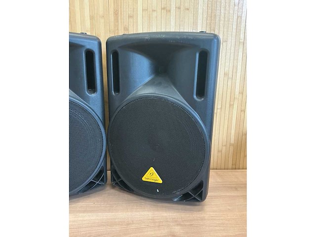 Eurolive behringer b212xl speakers met statieven - afbeelding 6 van  12