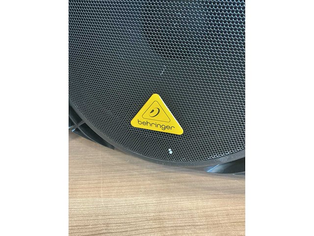 Eurolive behringer b212xl speakers met statieven - afbeelding 8 van  12