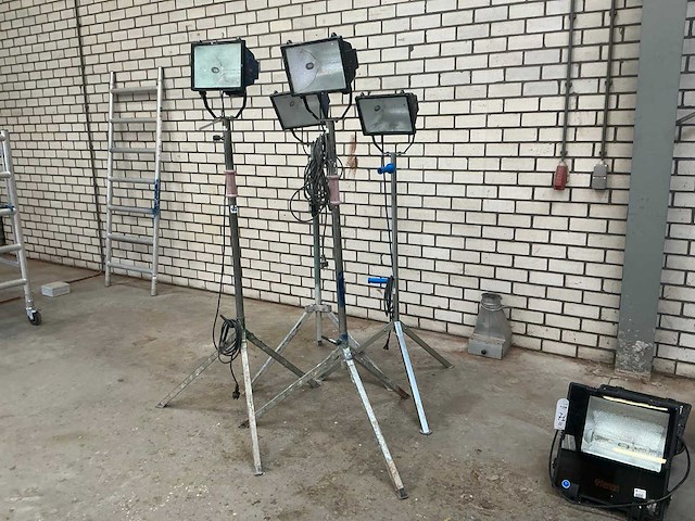 Eurolux 200 bouwlamp op statief (4x) - afbeelding 1 van  13