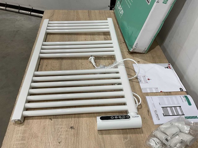 Eurom sani towel 500 white badkamer radiator - afbeelding 4 van  7