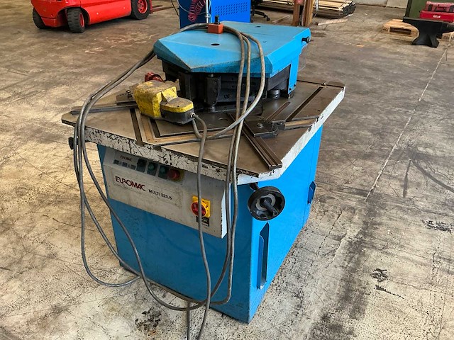 Euromac multi 220/6 hydraulische uitklinkmachine - afbeelding 1 van  15