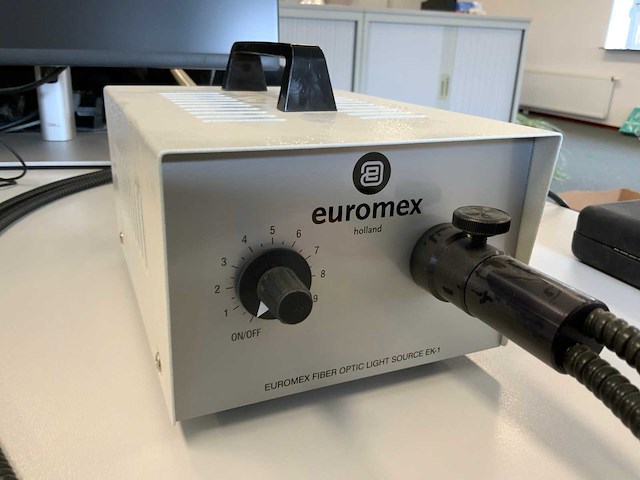 Euromex ek-1 koudlicht illuminator - afbeelding 1 van  5