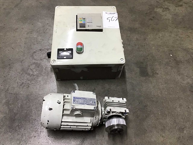 Euronorm nmrv 030/19/63b-4 elektromotor en frequentieregelaar - afbeelding 1 van  3