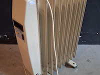 Europa style oliegevulde radiator - afm. ca. 51x16x64 cm - afbeelding 1 van  4