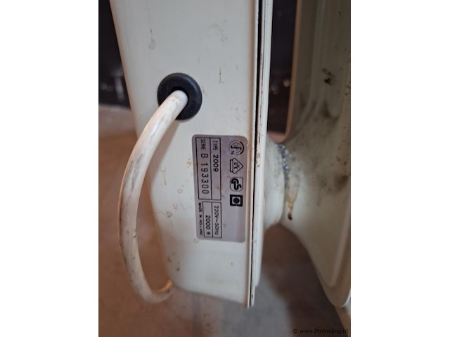 Europa style oliegevulde radiator - afm. ca. 51x16x64 cm - afbeelding 4 van  4