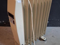 Europa style oliegevulde radiator - afbeelding 1 van  4