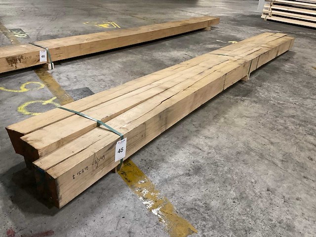 Europees eiken balken 150x150 mm (3x) - afbeelding 1 van  2
