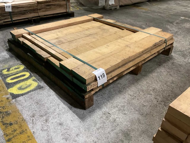 Europees eiken planken 27 mm ca. 0,039 m³ - afbeelding 1 van  5