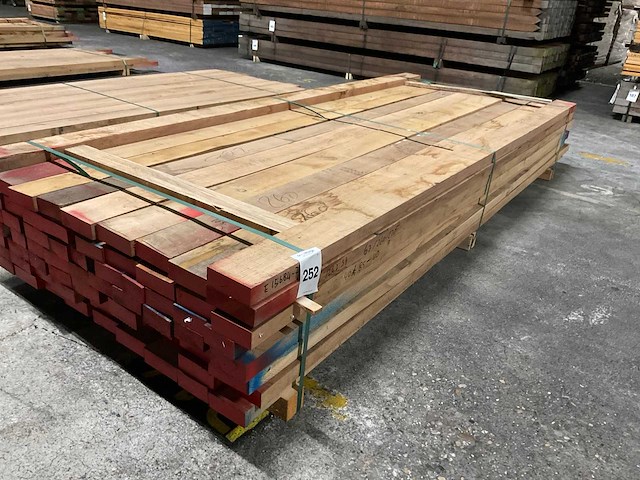 Europees eiken planken 40 mm ca. 0,707 m³ - afbeelding 1 van  4