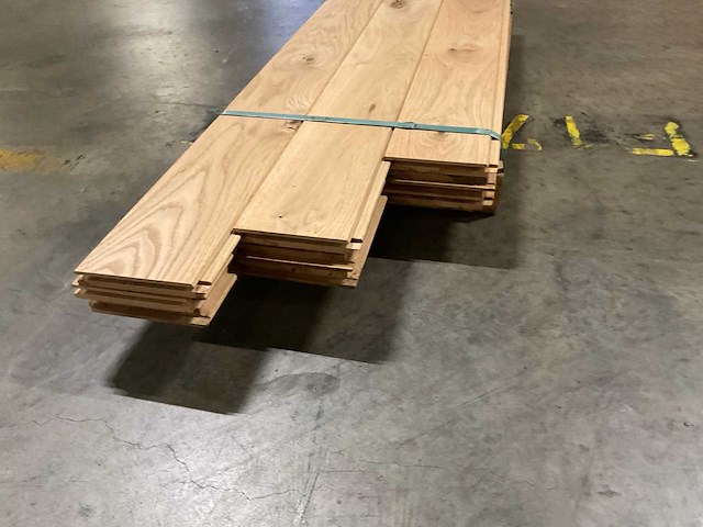 Europes eiken vellingdelen 20x140 mm (9x) - afbeelding 1 van  3