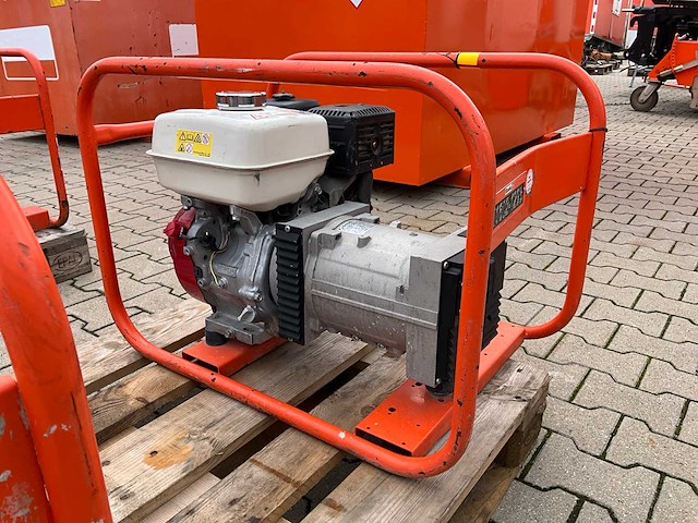 Europower ep4100 stroom aggregaat - afbeelding 4 van  7