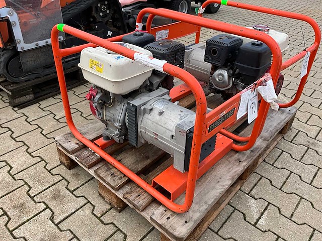 Europower ep4100 stroom aggregaat - afbeelding 1 van  9