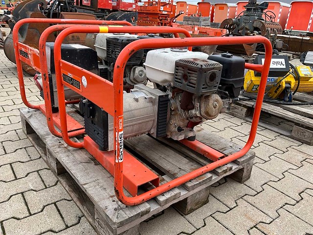 Europower ep4100 stroom aggregaat - afbeelding 2 van  7