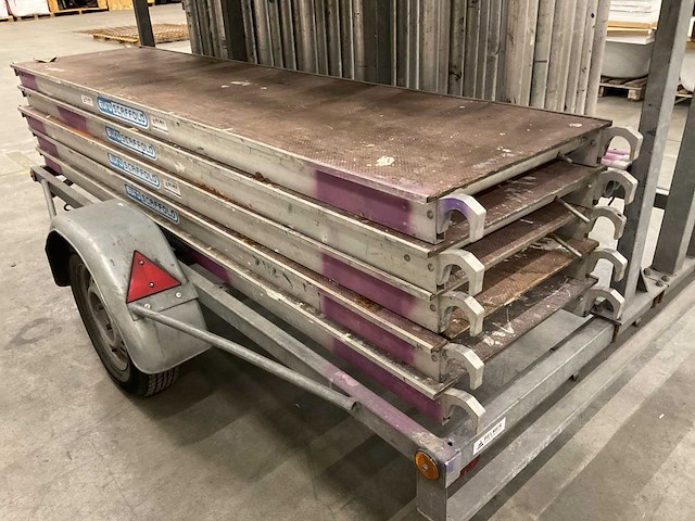 Euroscaffold aluminium rolsteiger op aanhanger - afbeelding 10 van  13