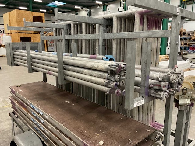 Euroscaffold aluminium rolsteiger op aanhanger - afbeelding 11 van  13