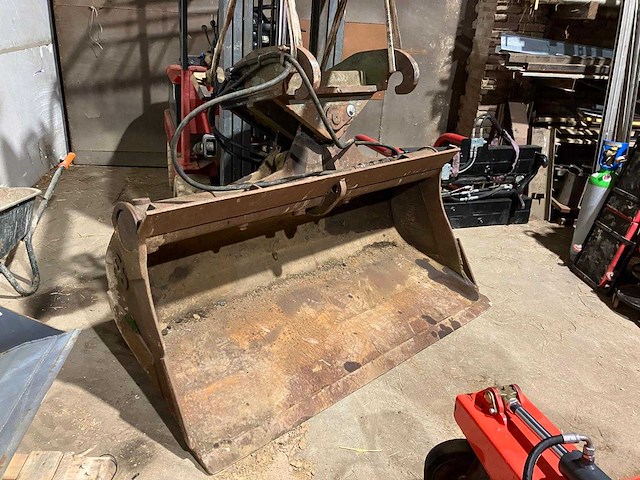 Eurosteel - kantelbak cw30 - graafbak - afbeelding 1 van  4