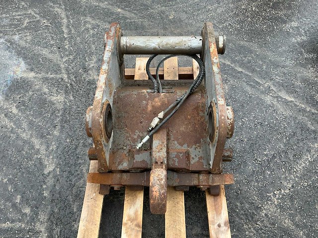 Eurosteel ec300el hydraulische snelwissel - afbeelding 5 van  7