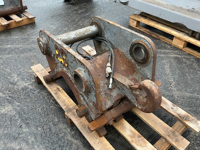 Eurosteel ec300el hydraulische snelwissel - afbeelding 1 van  7