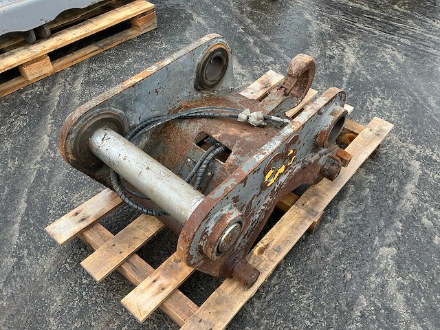 Eurosteel ec300el hydraulische snelwissel - afbeelding 2 van  7