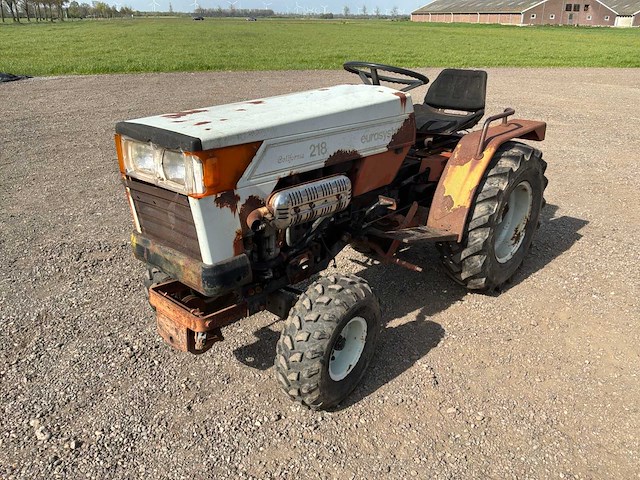 Eurosystems (ferrari) california 218 tweewielaangedreven landbouwtractor - afbeelding 1 van  18