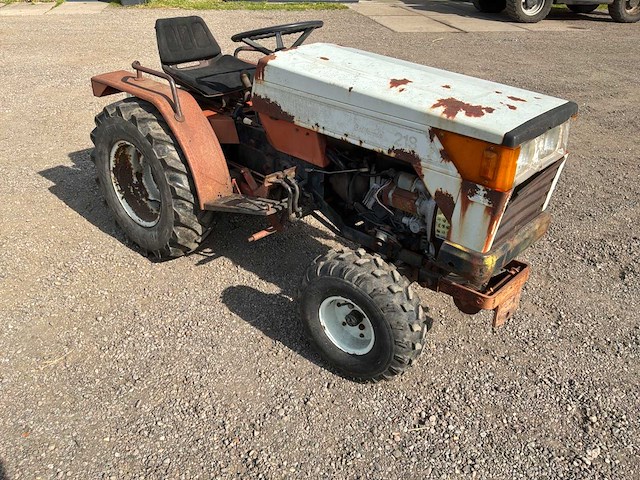 Eurosystems (ferrari) california 218 tweewielaangedreven landbouwtractor - afbeelding 12 van  18