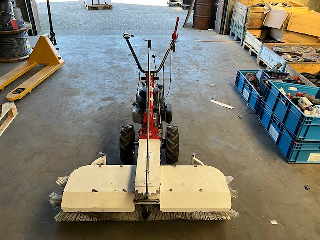 Eurosystems p55 zelfrijdende veegmachine - afbeelding 4 van  11