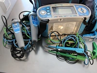 Eurotest xe mi3201bt metrel met meetkabels en pennen. - afbeelding 3 van  4