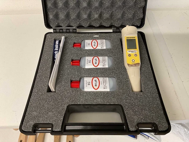 Eutech ectestr 11+ multirange conductivity tester - afbeelding 1 van  1