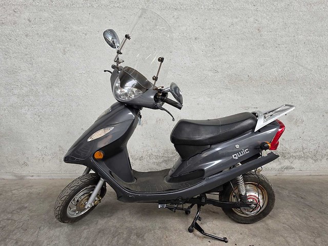 Evader - snorscooter - ev100s - brommer - afbeelding 1 van  6